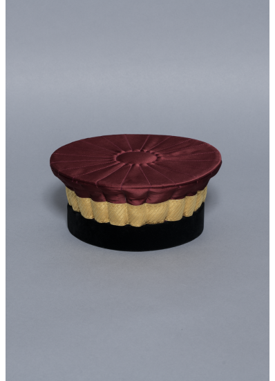 Toque en Satin Amarante 1 Galon Or