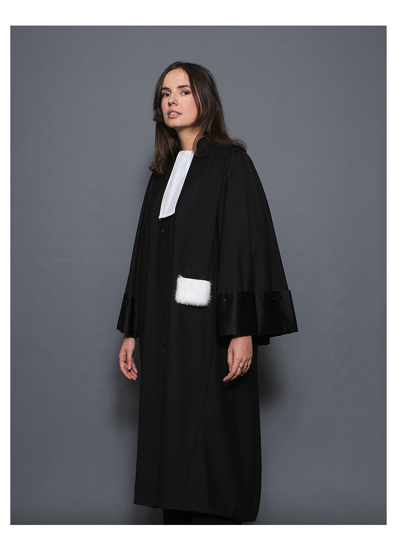 Robe Elève Avocat - L'Indispensable (France) Robe Elève Avocat - L'Indispensable (France)